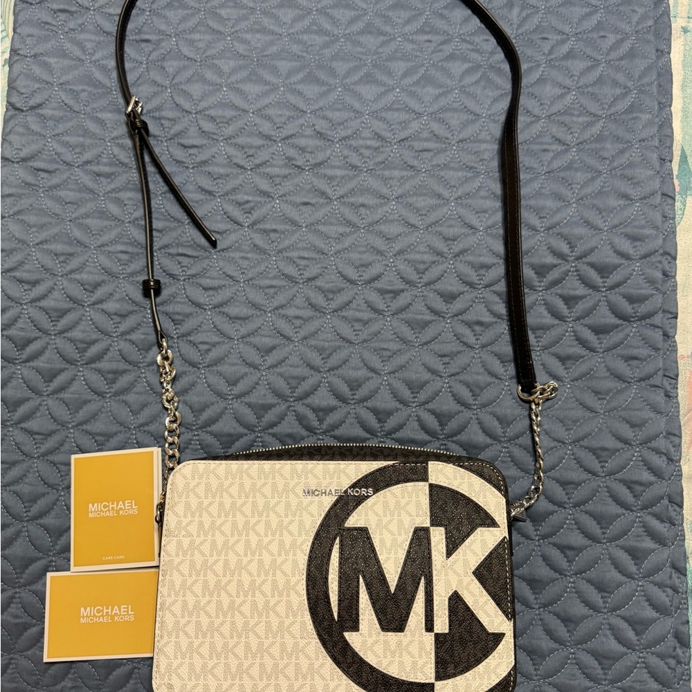 ❌SOLD❌Michael Kors Monogram Crossbody Bag